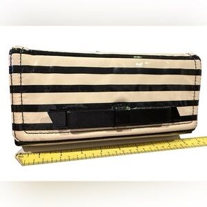 Kate Spade Chelsea Park Keira Black/Cream Striped Clutch MSRP $228 EUC 9.5”x 5”
